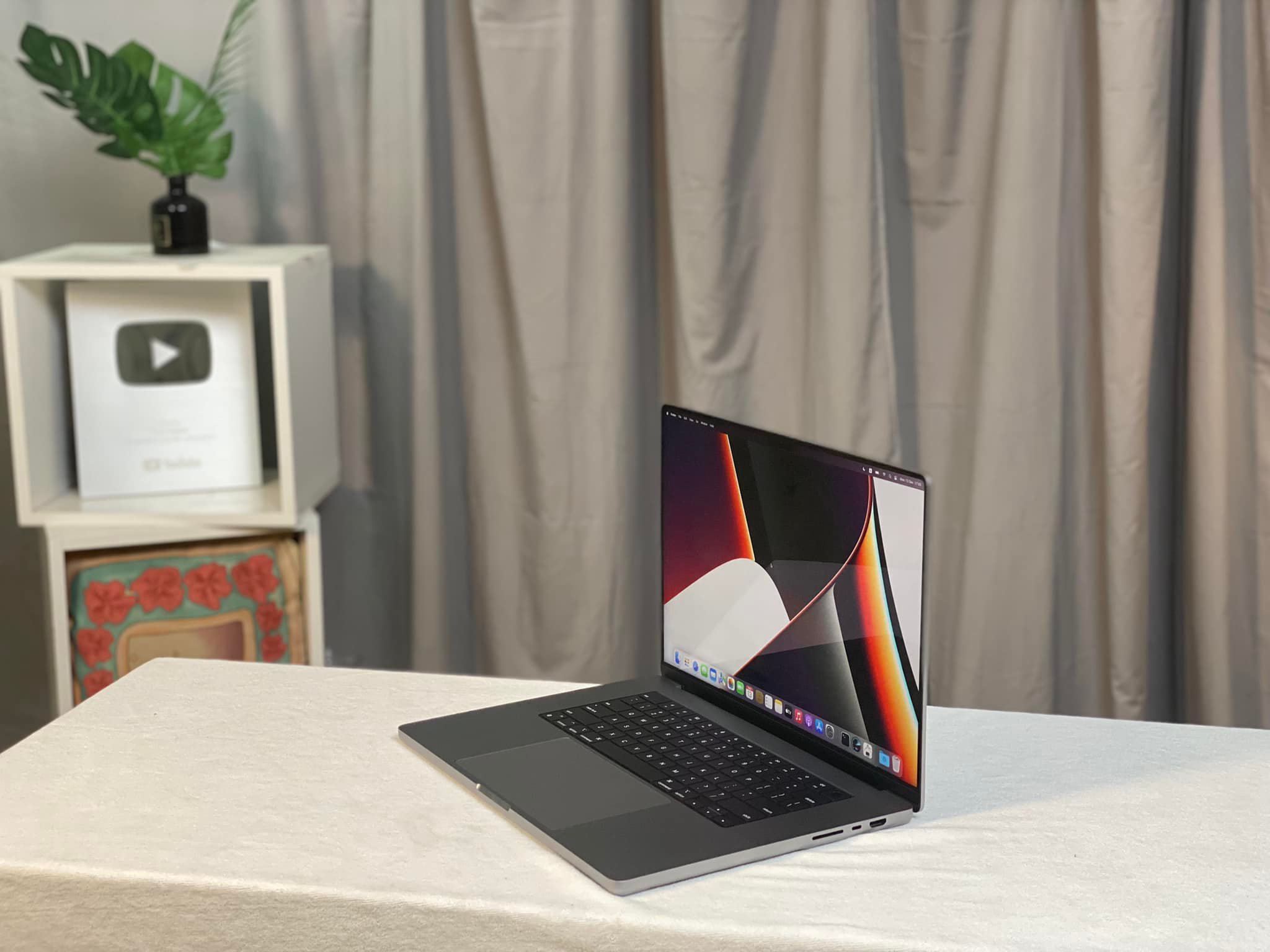 Macbook Pro 16-inch M1 Pro 2021